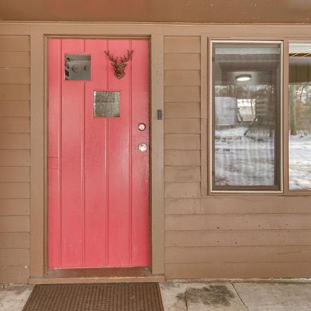 Pet-Friendly Irons Cottage About 4 Mi To Sand Lake! Exterior foto