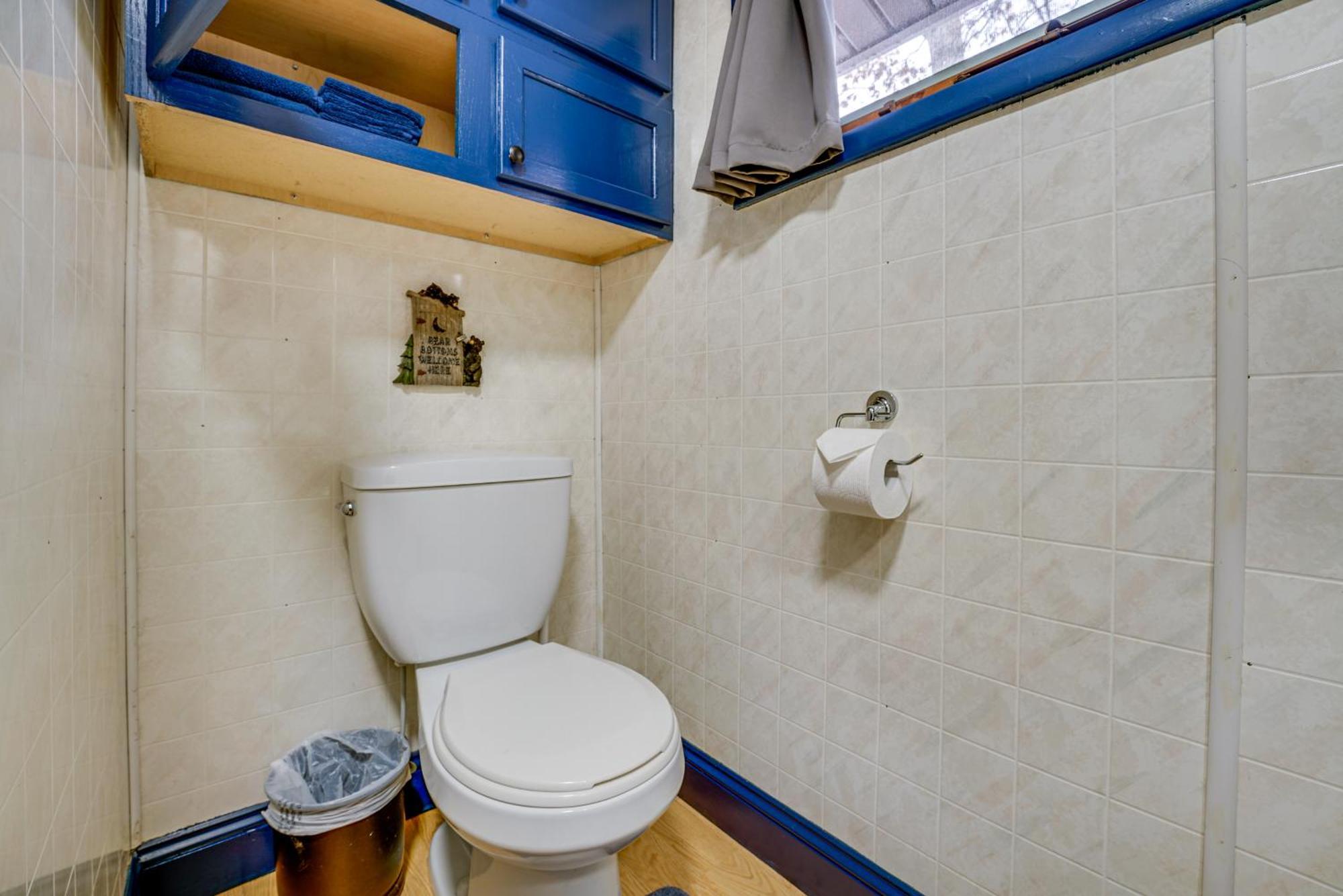 Pet-Friendly Irons Cottage About 4 Mi To Sand Lake! Exterior foto